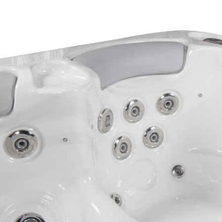 Гидромассажный мини спа-бассейн Wellis Titan Гидромассажный мини спа-бассейн Wellis Titan